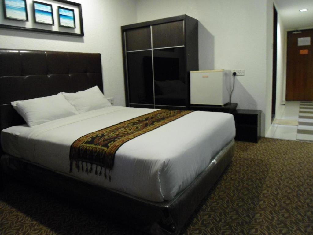 Regent Hotel Bintulu Exterior foto
